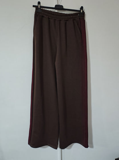 Pantaloni tuta stile adidas